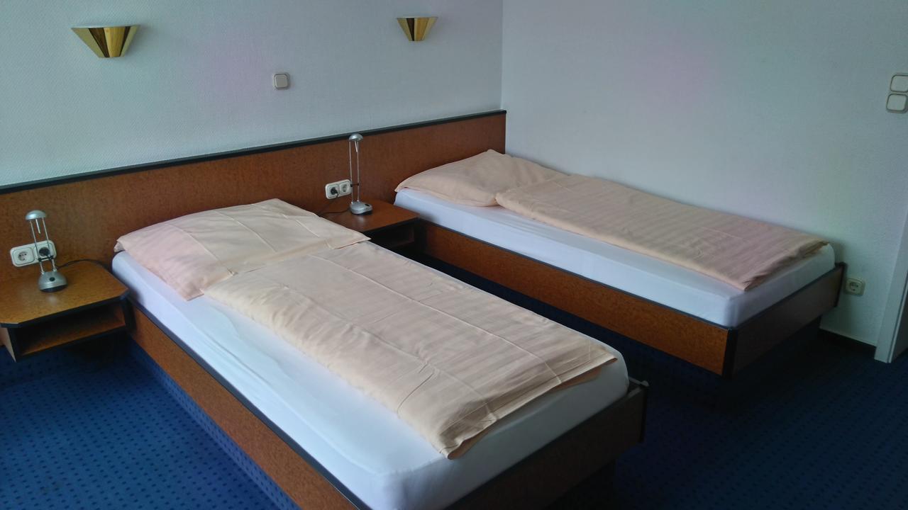 Hotel Loewensteiner Hof Haus Am Neuplatz Wertheim Bagian luar foto